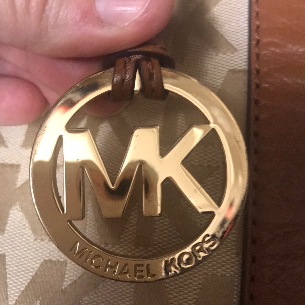 MK Purse - Picture 2 of 8